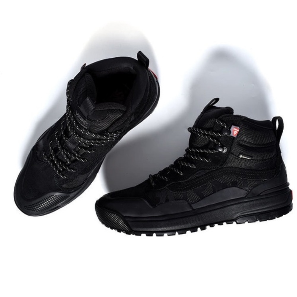 new women's 9 Vans UltraRange EXO HI Gore-Tex MTE-2 Triple Black blackout